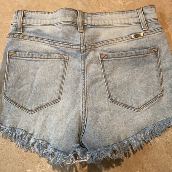 LIGHT WASH JEAN SHORTS - Picture 2 of 2